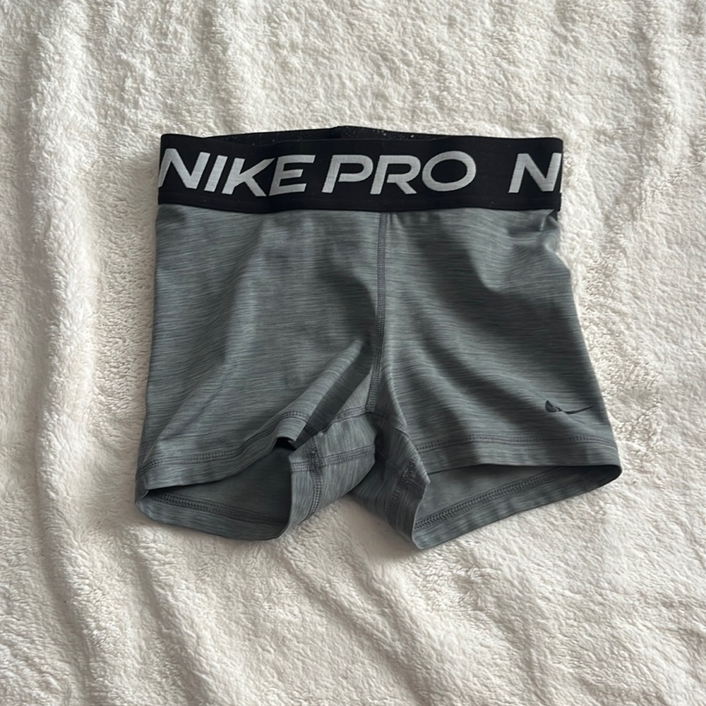 Grey Nike pros size xs